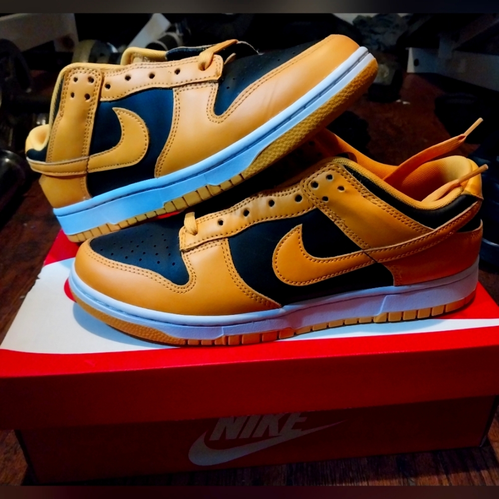 Nike Goldenrod size 9m 120 or best offer